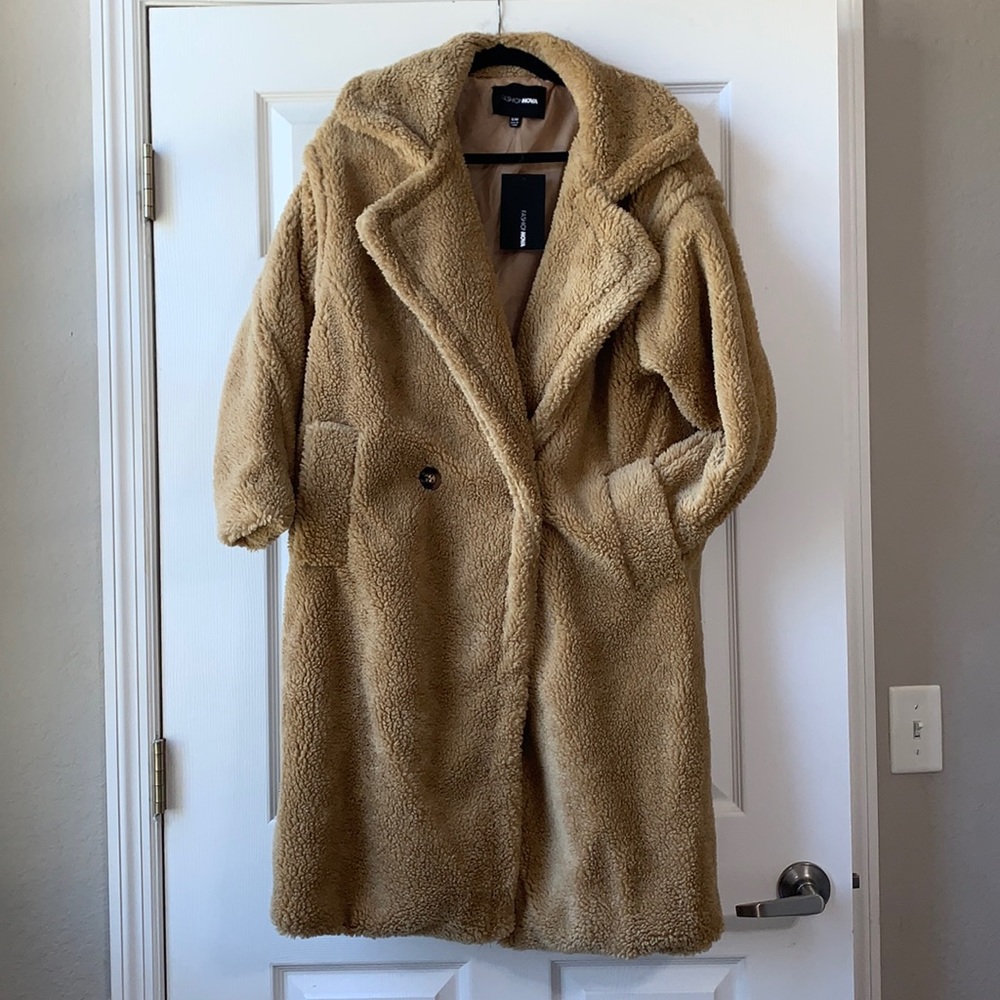 NWT FASHIONNOVA FAUX FUR COAT!